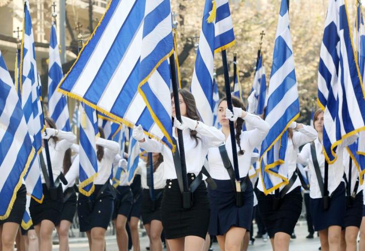 Εβδομάδα παρελάσεων και αντιδράσεων - Το σκοτάδι και ο ρόλος των κομμάτων - Χάνει παντού ο Ανδρουλάκης