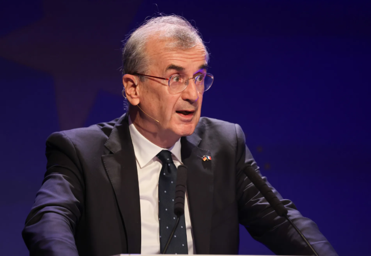 Κάλεσμα από Βιλερουά ντε Γκαλό (ΕΚΤ) για ενίσχυση του παγκόσμιου ρόλου του ευρώ