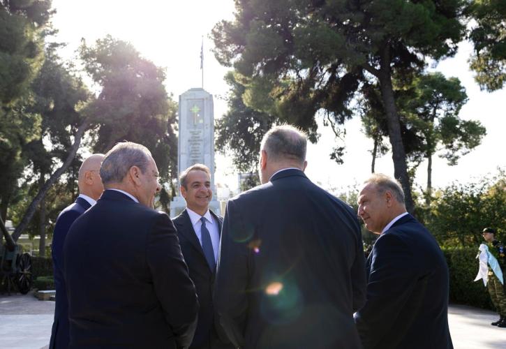 Πέρασε ο κάβος των παρελάσεων - Μέχρι τέλους το μήνυμα Σέρμπου για αγωγούς - Ο Τρινκιέρι του ΠΑΣΟΚ