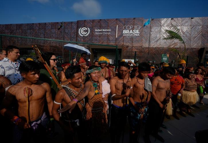 Βραζιλία: Αυτόχθονες αποκλείουν την είσοδο της διάσκεψης του ΟΗΕ για το κλίμα στο Μπελέμ