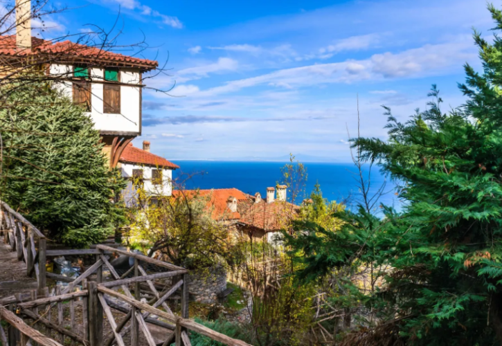 Παλαιός Παντελεήμονας: Ένα από τα ομορφότερα χωριά της Βόρειας Ελλάδας