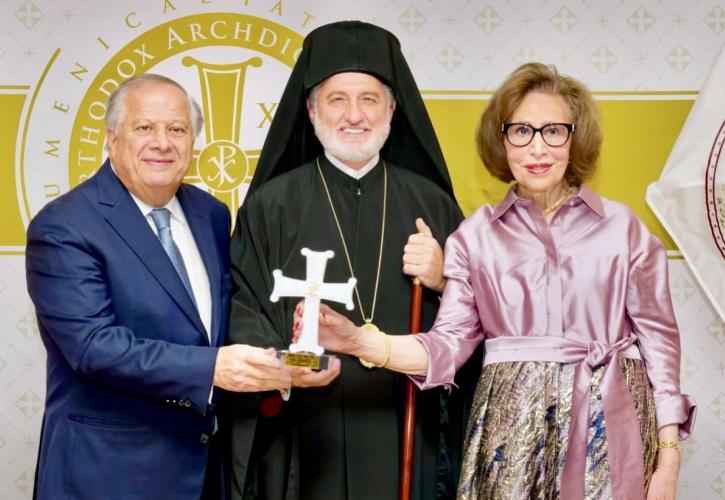 Βραβεία αριστείας σε εξέχοντες ομογενείς από τον Αρχιεπίσκοπο Αμερικής Ελπιδοφόρο