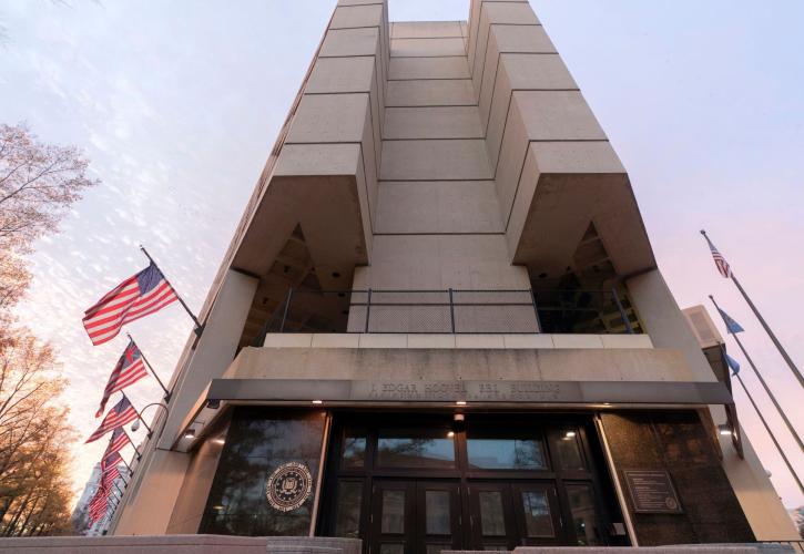 Στο στόχαστρο του FBI έξι Δημοκρατικοί - Καλούσαν για ανυπακοή στις εντολές της κυβέρνησης Τραμπ