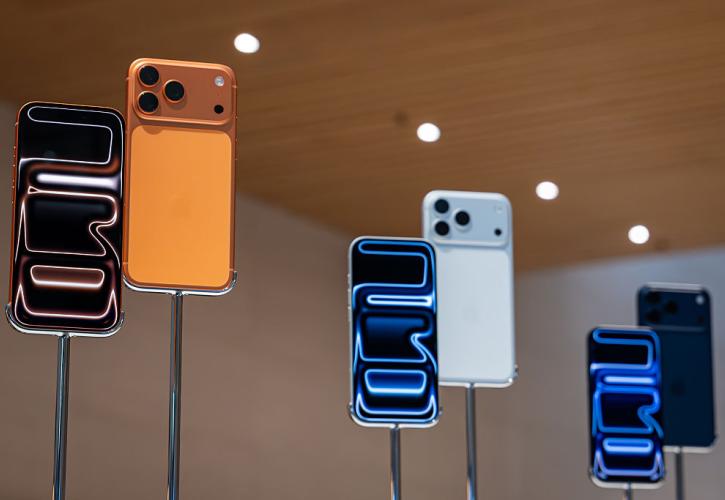 Η Apple αναμένεται να πουλήσει περισσότερα smartphone από τη Samsung για 1η φορά σε 14 χρόνια