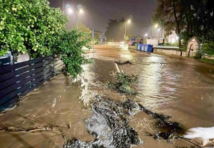 Κακοκαιρία: Προβλήματα σε Ήπειρο, Θεσσαλονίκη, Πρέβεζα, Φιλιππιάδα, Κέρκυρα και Πελοπόννησο