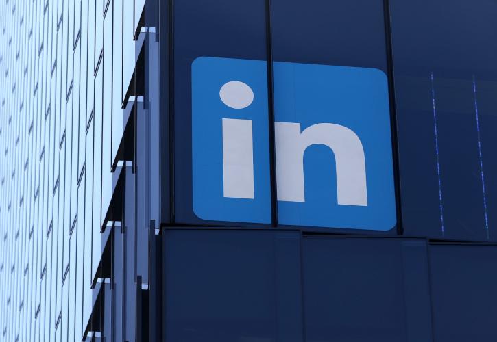 Το LinkedIn θα εκπαιδεύσει AGI μοντέλα με τα δεδομένα χρηστών στην ΕΕ