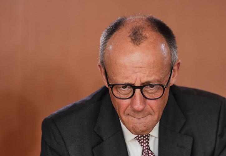 Γερμανία: O Μερτς ζητά ενιαία πρότυπα ασφάλειας στις χριστουγεννιάτικες αγορές