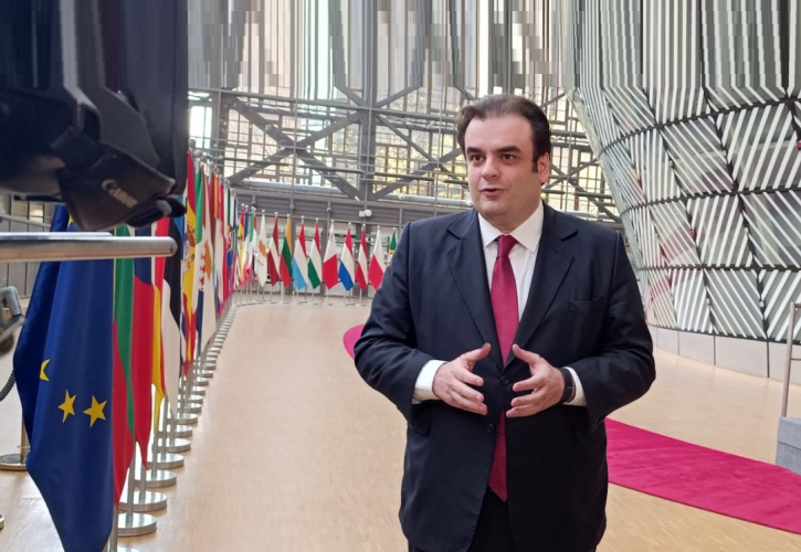 Διαφωνίες στην ΕΕ για τους νέους φόρους στα καύσιμα – Οι κόκκινες γραμμές και το «no go» του Κ. Πιερρακάκη