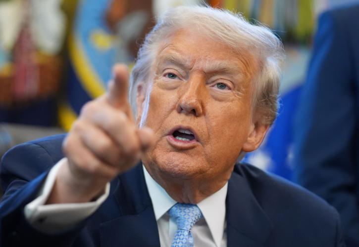 Οι πρώτες 300 ημέρες Τραμπ: Προεδρικές υπερεξουσίες και η νέα διεθνής αταξία