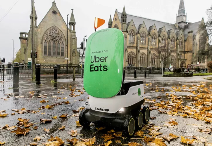 Συνεργασία Uber - Starship: Ξεκινά το delivery με ρομπότ στην Ευρώπη