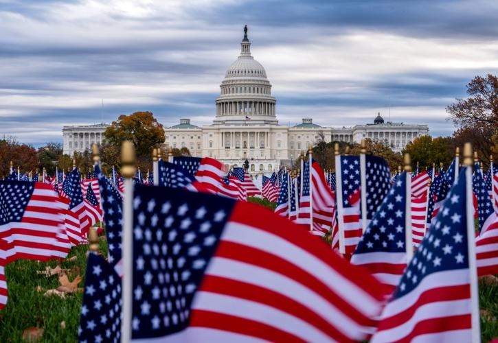 Δημοσκόπηση στις ΗΠΑ: Αισιόδοξοι οι Δημοκρατικοί για τις ενδιάμεσες εκλογές του 2026
