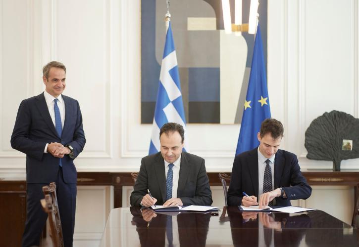 Συνάντηση Μητσοτάκη με τον Διευθύνοντα Σύμβουλο της Mistral AI Arthur Mensch