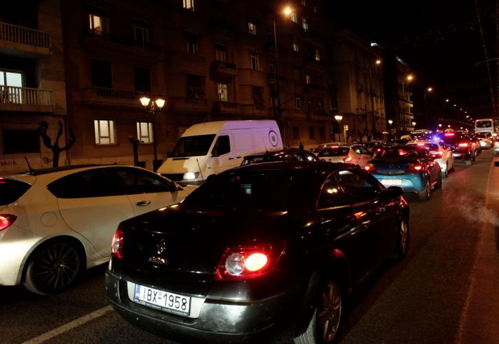 Μετ' εμποδίων η έξοδος των εκδρομέων - LIVE χάρτης με τα μπλόκα