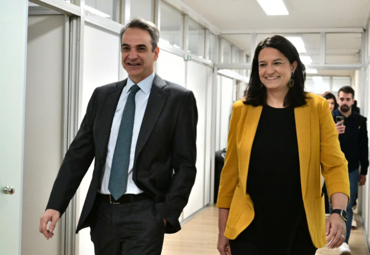 Σύσκεψη υπό τον Μητσοτάκη για τις συλλογικές συμβάσεις εργασίας στο Μαξίμου