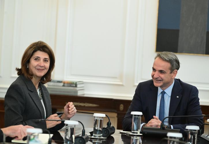 Συνάντηση Μητσοτάκη με την απεσταλμένη ΟΗΕ για την Κύπρο