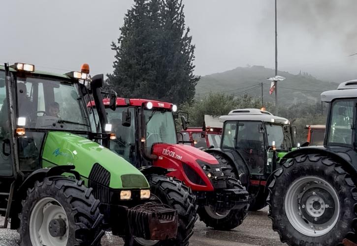 Μπλόκα αγροτών: Αποκαταστάθηκε η κυκλοφορία στην Πατρών – Πύργου