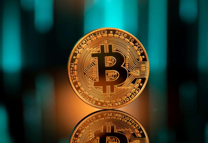 Νέες πιέσεις για τα κρυπτονομίσματα - Σε «βουτιά» προς τα 90.000 δολάρια το Bitcoin