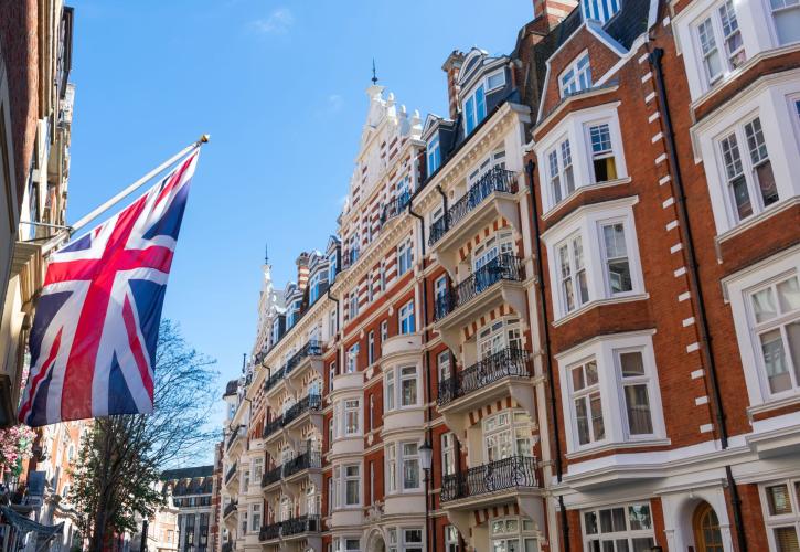 Επανεξετάζονται οι ξένες οικονομικές παρεμβάσεις στην πολιτική ζωή της Βρετανίας