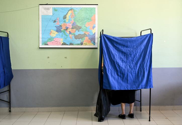 Δημοσκόπηση: Το 76% δίνει δίκιο στους αγρότες που διαμαρτύρονται - Ευρύ προβάδισμα για ΝΔ