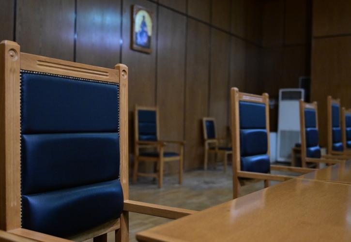 Σε εξέλιξη η αγόρευση της Εισαγγελέως για την Χρυσή Αυγή: «Γνήσιο τέκνο ναζιστικής ιδεολογίας»