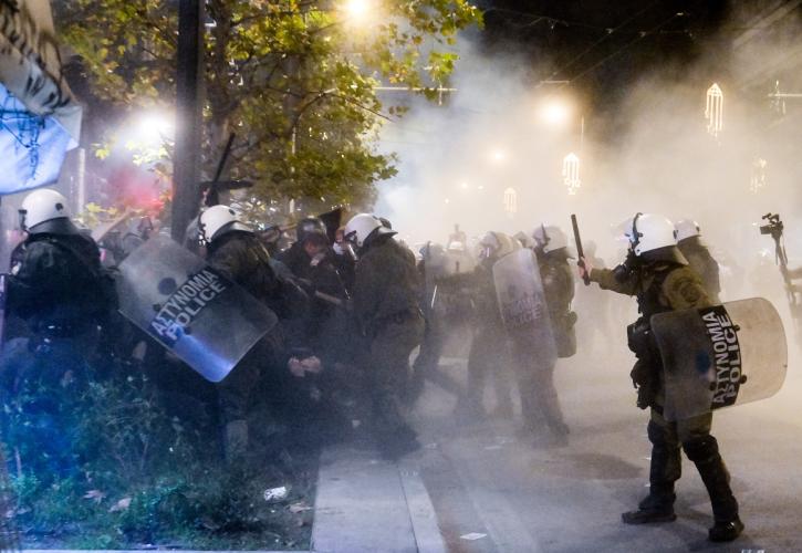 Επέτειος δολοφονίας Γρηγορόπουλου: Ένταση και επεισόδια στο κέντρο της Αθήνας