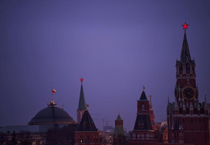 Κρεμλίνο: Το Κίεβο να αποσύρει τα στρατεύματα από το Ντονμπάς