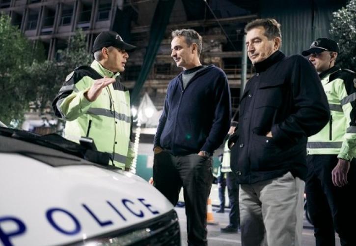 Αυτοψία Μητσοτάκη - Χρυσοχοΐδη σε ελέγχους της τροχαίας για κατανάλωση αλκοόλ