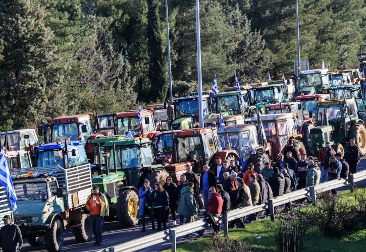 Τα μπλόκα και οι κρατήσεις - Σύσκεψη για το χρέος - Μπερδεμένη εικόνα
