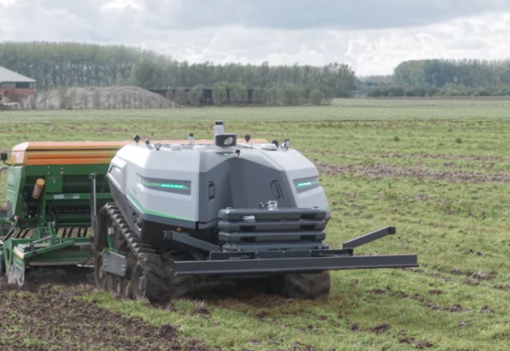 Την ώρα που οι αγρότες μας είναι στα μπλόκα, βουλγαρική εταιρεία καλλιεργεί στη Ρουμανία με τρακτέρ χωρίς οδηγό!