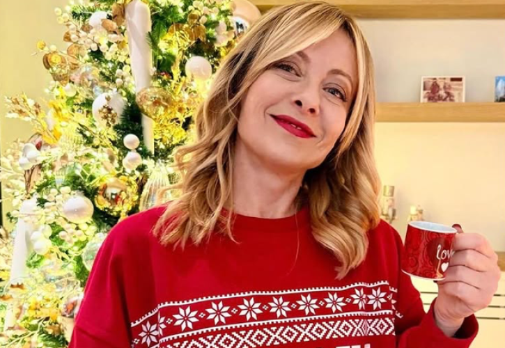 Politico: Πώς η ακροδεξιά «έκλεψε» τα Χριστούγεννα της Ευρώπης