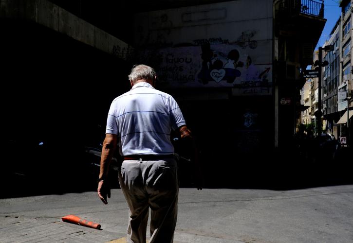 Στα 446,87 ευρώ αυξάνεται η εθνική σύνταξη το 2026 - Οι 10 ειδικές παροχές που συμπαρασύρει