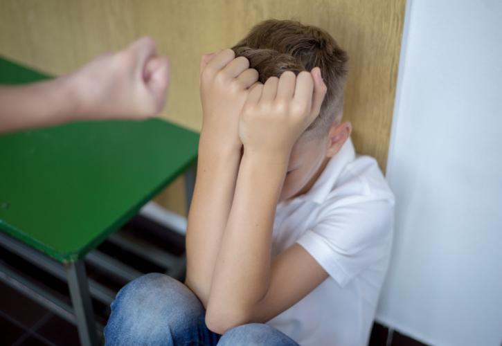 Κατά 40% αυξήθηκαν τα περιστατικά βίας στους ανήλικους σε μια χρονιά