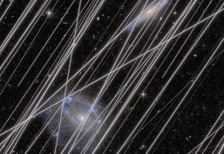 Διάστημα: Η φωτορύπανση από δορυφόρους απειλεί τις αστρονομικές παρατηρήσεις