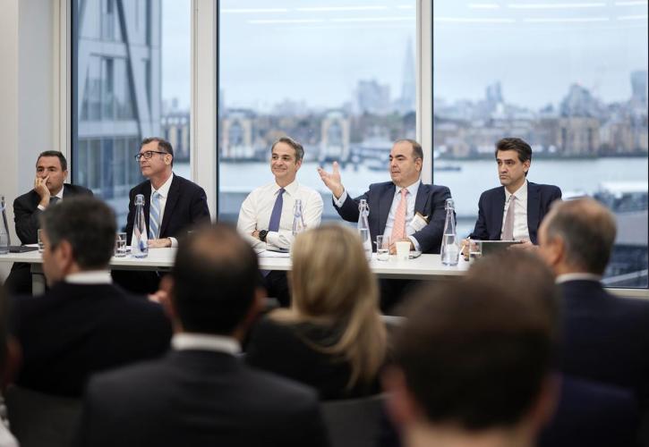 Ξεπάγωσε με Ελπιδοφόρο - Νοιαζόμαστε και Προσπαθούμε το σύνθημα - Έλληνας δημόσιος υπάλληλος στην Οξφόρδη