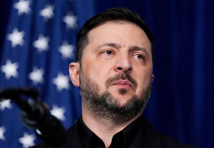 Ζελένσκι: «Απαραίτητη η παρουσία ξένων στρατευμάτων στην Ουκρανία ως εγγύηση ασφαλείας»