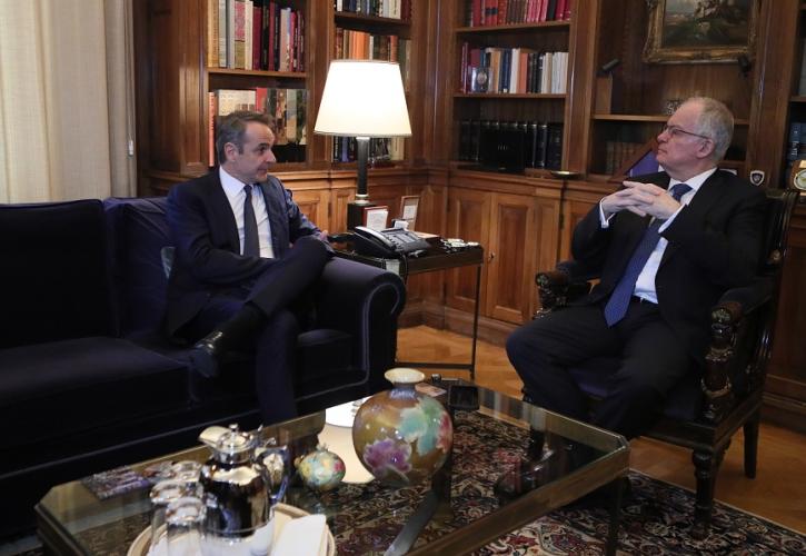 Μητσοτάκης σε Τασούλα: Φέρνω νέα ταραγμένων θαλασσών – Να πρυτανεύσει η λογική και ο διάλογος στις σχέσεις ΕΕ-ΗΠΑ