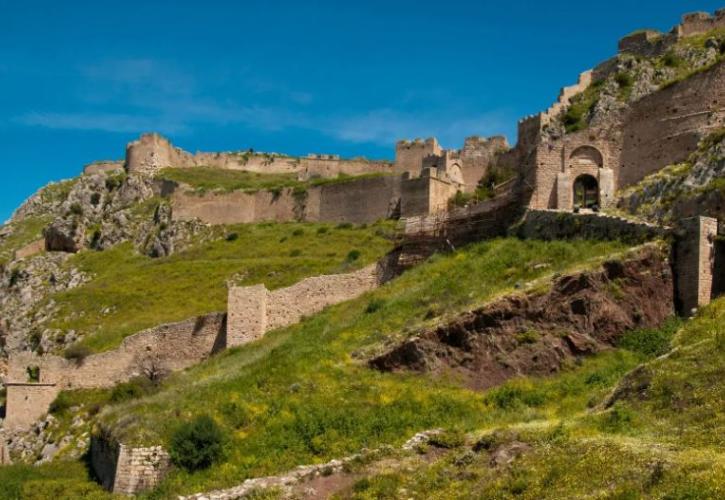 Ακροκόρινθος και Αρχαία Κόρινθος: Μια μονοήμερη εκδρομή στην ιστορία και τη θέα