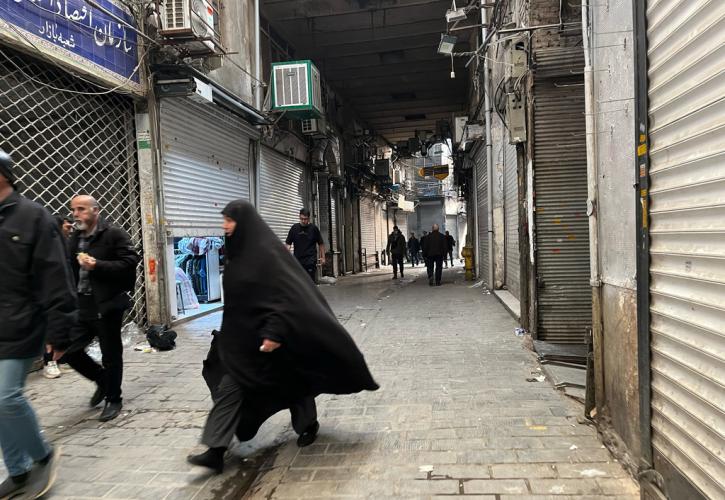 Κλιμακώνεται η κρίση στο Ιράν: Τεράστιες διαδηλώσεις, για «ξένους πράκτορες» λένε τα ΜΜΕ - Νέες απειλές Τραμπ