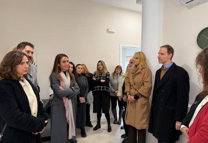 Εγκαινιάστηκε ο Χώρος Προσομοίωσης Σπιτιού για την προσαρμογή παιδιών σε θετές οικογένειες