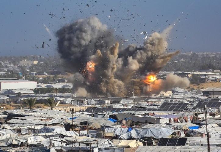 Στους 32 έφτασαν οι νεκροί από ισραηλινά πλήγματα στη Γάζα