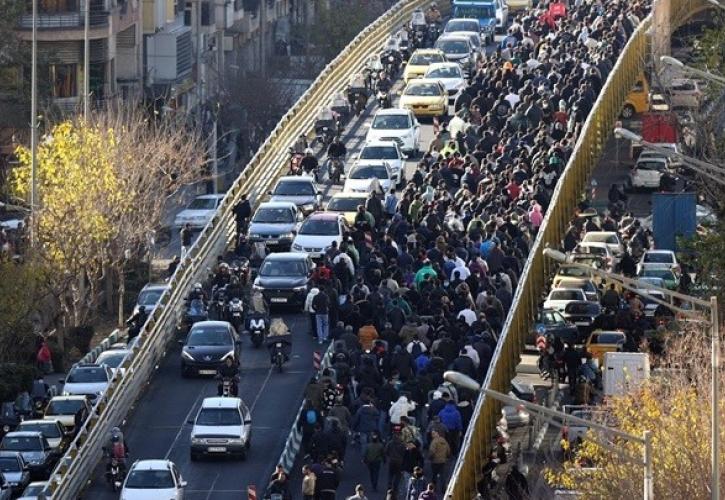 Τουλάχιστον 4 νεκροί σε διαδηλώσεις στο δυτικό Ιράν