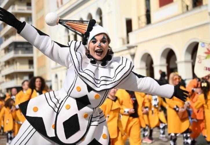 Πάτρα: Σε καρναβαλικούς ρυθμούς η πόλη