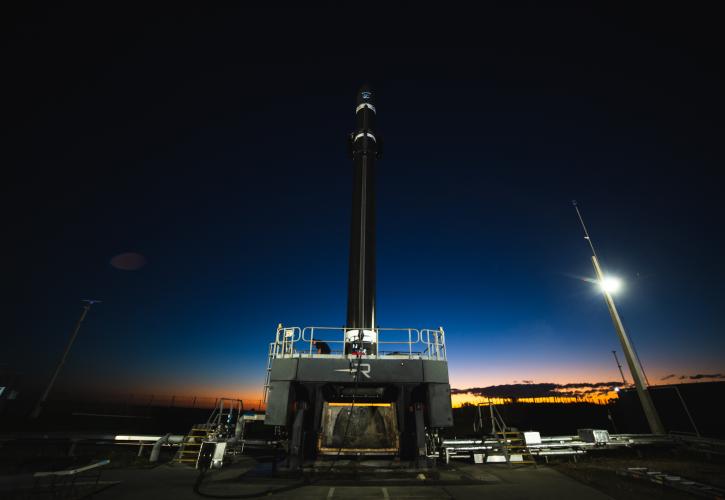 Δορυφόροι της Open Cosmos τέθηκαν επιτυχώς σε πολική τροχιά γύρω από τη Γη στα 1.050 χλμ