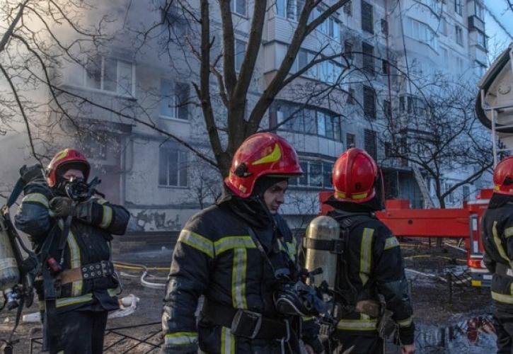 Ουκρανία: Nέα αεροπορική επιδρομή στο Κίεβο - Περισσότερες από 1.000 πολυκατοικίες παραμένουν χωρίς θέρμανση