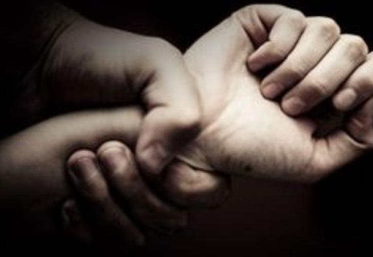 Ανήλικη παραβατικότητα: ένα πολυπαραγοντικό κοινωνικό φαινόμενο πίσω από τη δημόσια ανησυχία