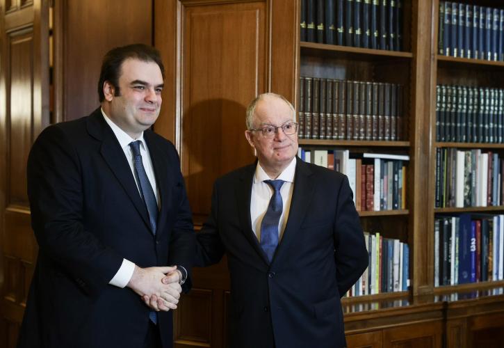 Πιερρακάκης σε Τασούλα: Στόχος για το 2026 η ανάπτυξη να φτάσει σε κάθε σπίτι