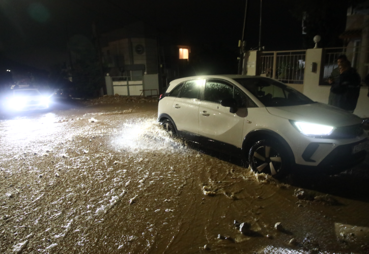 Τι άφησε πίσω της η κακοκαιρία και πού θα χτυπήσει σήμερα – Δύο νεκροί και σοβαρά προβλήματα σε όλη τη χώρα