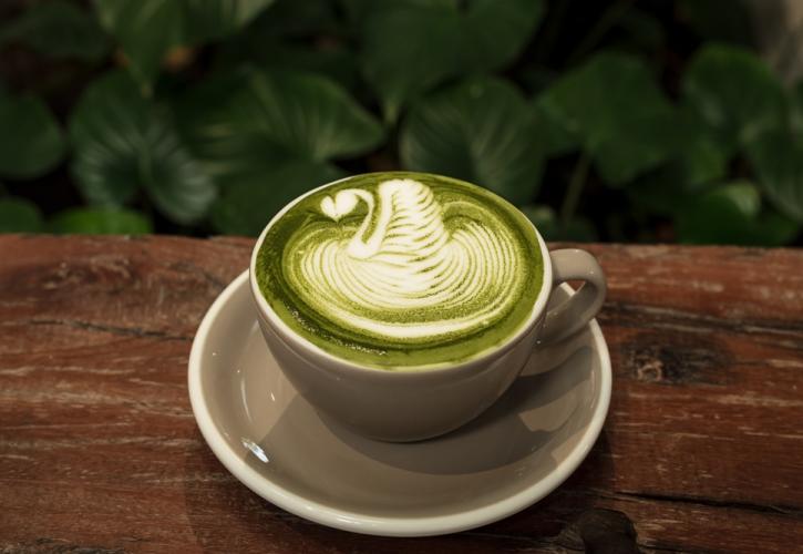 Ποιο δημοφιλές ρόφημα μπορεί να επηρεάσει αρνητικά τον ύπνο μας (και δεν είναι ο καφές)