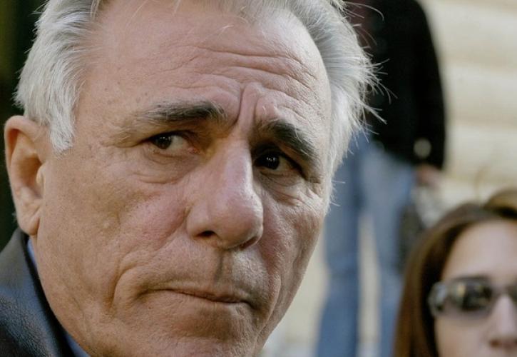 Πέθανε ο δημοσιογράφος Σπύρος Καρατζαφέρης