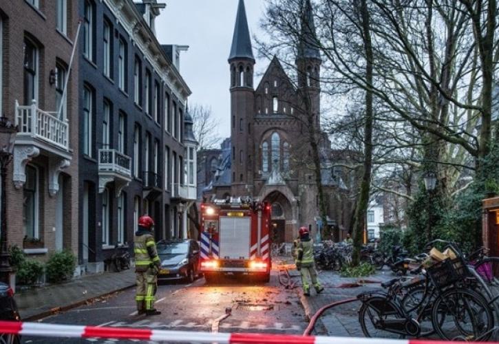 Ολλανδία: Γιγαντιαία πυρκαγιά κατέστρεψε ναό του 19ου αιώνα στο Άμστερνταμ